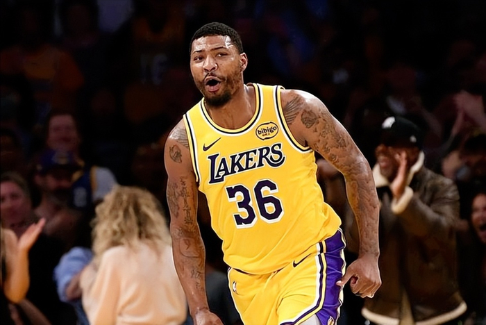 斯马特防守单点爆发成湖人关键胜负手