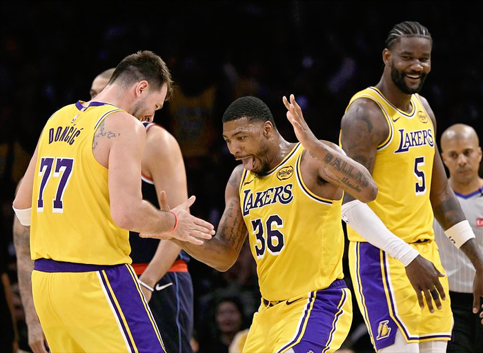 斯马特防守单点爆发成湖人关键胜负手