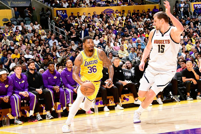 斯马特防守单点爆发成湖人关键胜负手