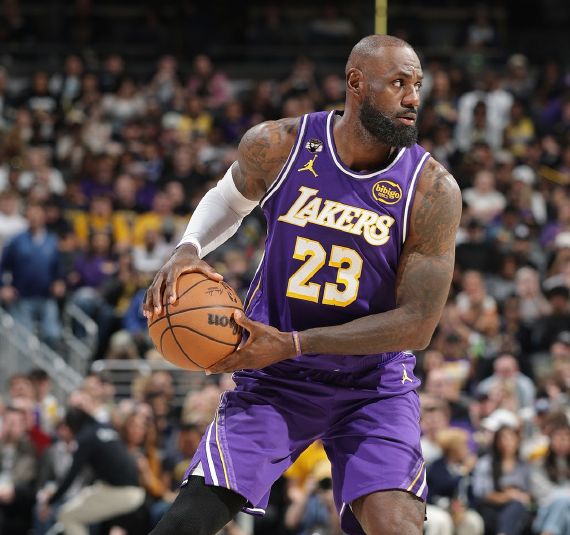 湖人双星报销季后赛首轮或成詹姆斯终点