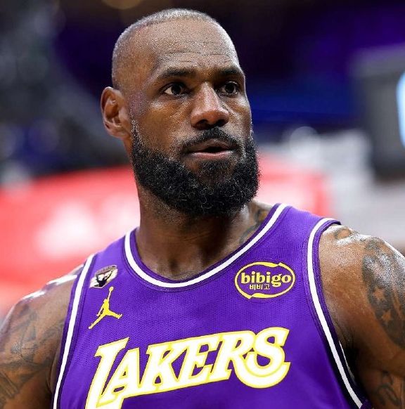 湖人双星报销季后赛首轮或成詹姆斯终点